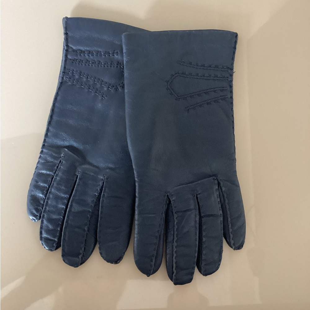 Elegant Navy Leather Gloves
